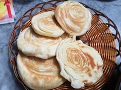 摩登粑粑-蔼若春.传承三十年云南菜(金碧公园店)