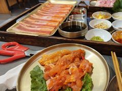 -围炉肉舍•炭烤活鳗•丹东海鲜烤肉(步行街店)