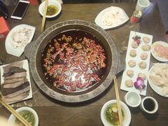 -红九格老火锅(三峡广场店)