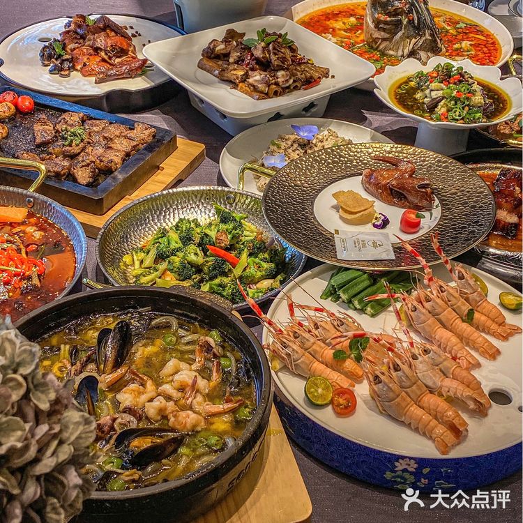 新派融合川菜，以味道为根本，以匠造为灵魂。