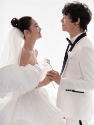 -易摄影婚纱摄影工作室