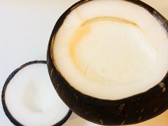 -志龙皇冠吃货椰子铺