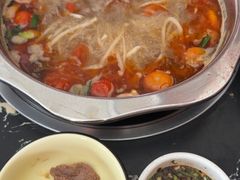 -黄利砖万峰林布依特色酸笋牛肉馆