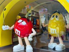 -m豆巧克力世界(上海世茂广场店)