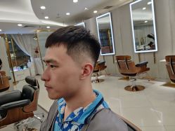 点击看大图 -八佰伴8008星级形象店
