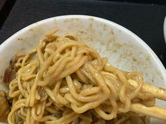 -松树干拌面店