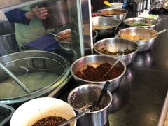 -鸿浩扒猪脚米线