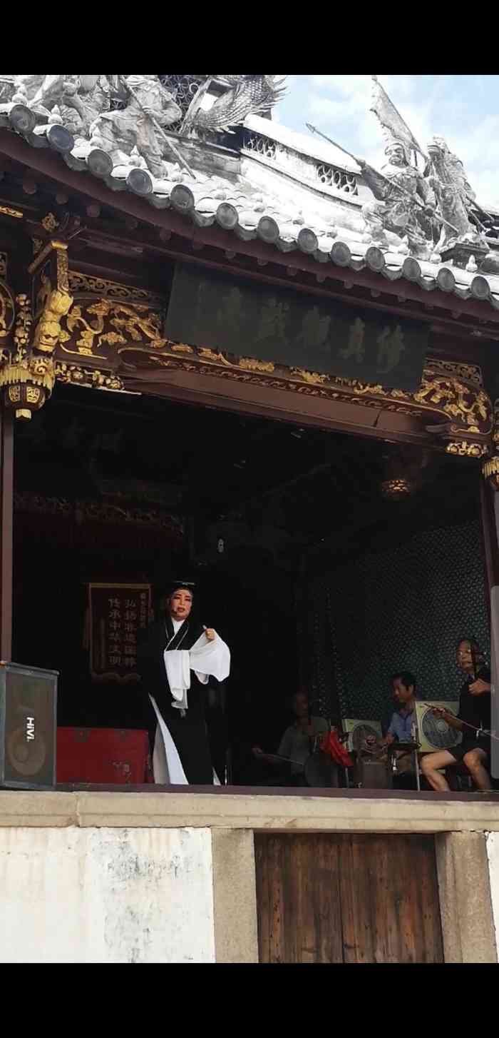 修真观戏台-"乌镇东栅的大广场上有个修真观,在进去参观.