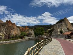 -彩色沙林风景区