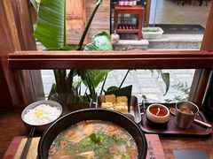 -银米·云南传统过桥米线(双廊黑金冠店)