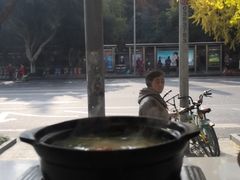 -在蒙自过桥米线