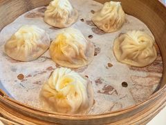 鲜肉蟹粉双拼小笼-缸鸭狗(天一广场店)