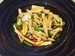 -铜锣湾·有麝自然香(重庆新天地店)