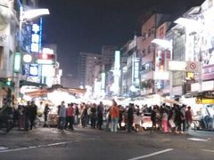 -六合夜市