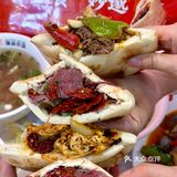 西安城墙下🈶️点东西，