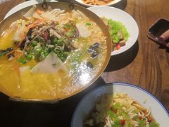 -穿越时尚餐厅(英武中路店)