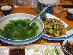 -老滇山寨•云南特色菜•地方菜•民族风情歌舞表演(金碧店)