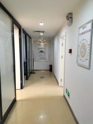 -南京健丽·去眼袋医疗美容机构