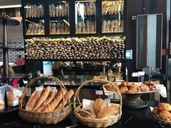 -ROAST coffee & eatery