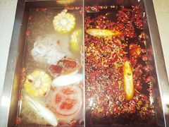 鸳鸯锅-小牛叔鲜切牛肉·火锅·烤肉自助(公济桥路店)