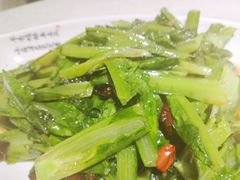 炝炒油麦菜-休记光头香辣蟹干锅店(衣冠庙店)