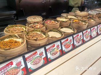 72街现在主要做荷叶蒸饭了 口味比较清淡 很符合广东