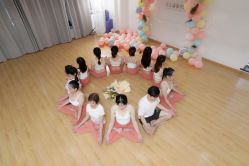 -亚太瑜伽普拉提学院