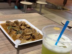 -东海岸人工湖美食村