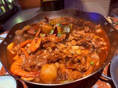 经典牛蛙鸡爪煲-涌煲记·蟹煲·砂锅海鲜·煲出宁波味(天一旗舰店)