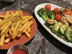 -LESCEDARS Brasserie Bistro香柏树