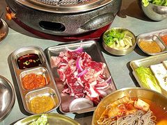 -围炉肉舍•炭烤活鳗•丹东海鲜烤肉(步行街店)