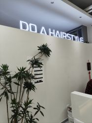 -DO A HAIRSTYLE