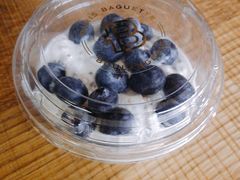 蓝莓奇亚籽燕麦酸奶-巴黎贝甜(五道口店)
