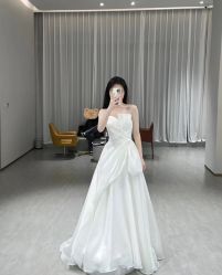 -莫兰迪婚纱摄影
