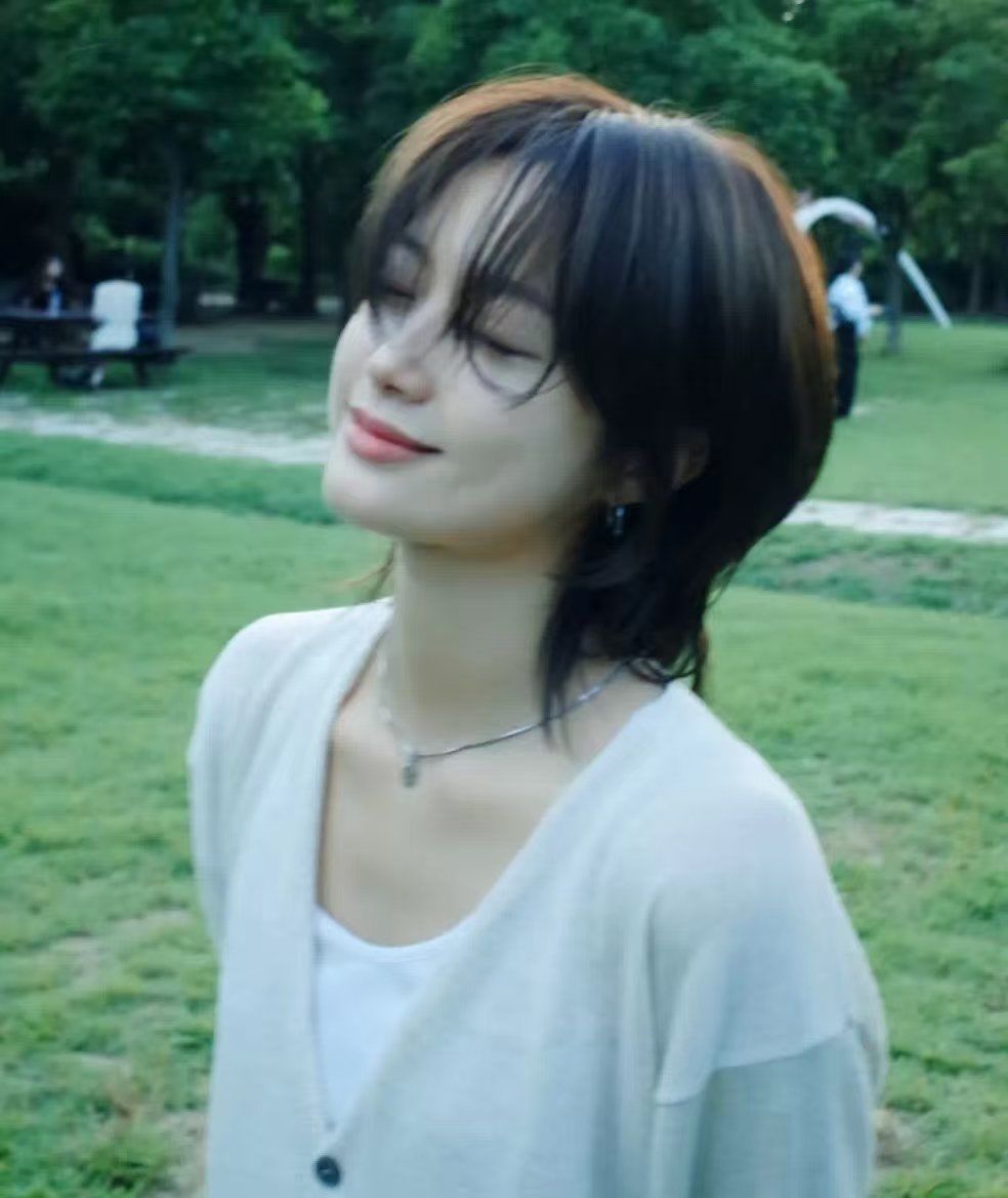 松弛感短发系鲻鱼头