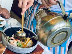 招牌小龙虾红汤泡饭-蜜桃花开·中西融合菜E&W(南长街店)