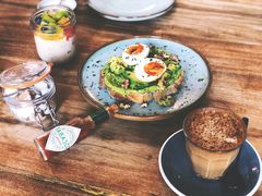 牛油果煮蛋吐司-RAC BAR(安福路店)