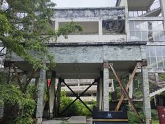 -四川汶川特大地震漩口中学遗址
