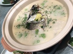 泉水珊瑚鱼头煲-小厨娘淮扬菜(六合欢乐港店)