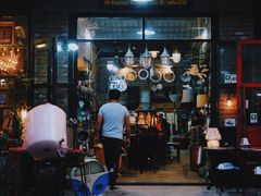 -席娜卡琳火车铁道夜市