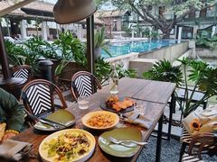 -喜洲吧·江畔老船厂·庭院餐厅(喜临院店)
