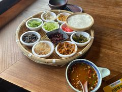 -包整·丝娃娃(一览甲秀楼风景店)