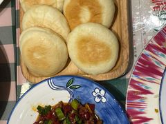 焉耆滚刀肉辣皮子夹馍-新疆巴州金丝特餐厅(大钟寺店)