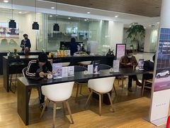 -杭州中沃沃尔沃4S店(滨江区店)