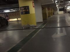 -环球港-停车场