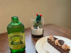 -Fridi Patisserie Cafe