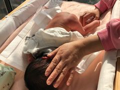 -爱的果实月嫂育婴师(世纪东方店)
