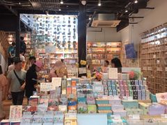 -猫的天空之城概念书店(杭州南宋御街店)