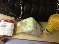 -全家便利店(襄阳南路店)