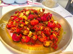 -肥肥虾庄·金牌油焖大虾(汉街SKP店)